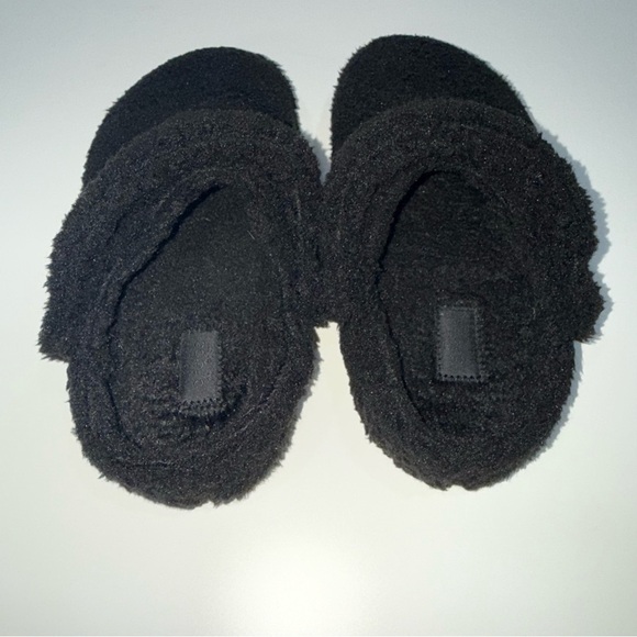 Crocs Classic Cozzzy Slippers - Picture 11 of 11